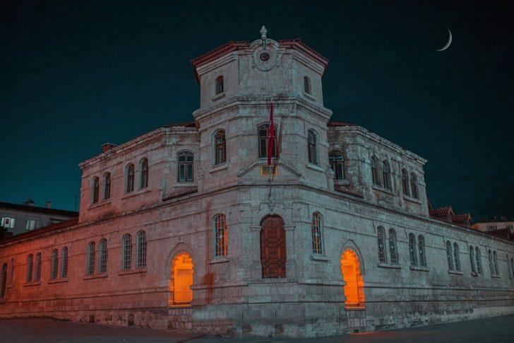 Jandarma binasının restorasyon çalışmaları yerinde incelendi G5