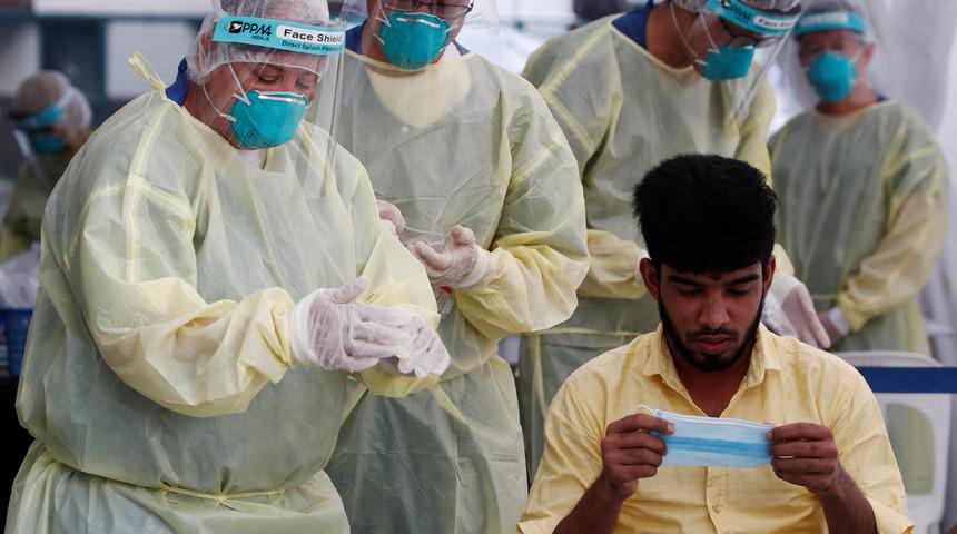 Singapurlu yetkililer, yanlışlıkla 357 kişiye 'koronavirüs testiniz pozitif çıktı' mesajı gönderdi