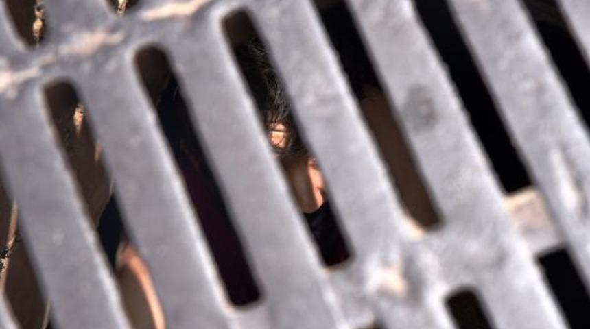 Antalya'da film gibi olay! Kanalizasyonda mahsur kaldı