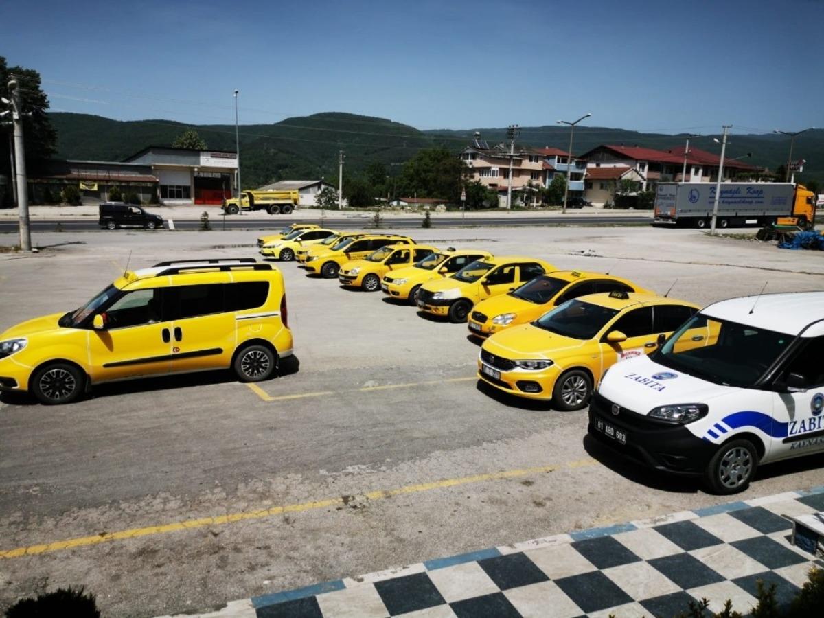 Kaynaşlı&rsquo;da t&uuml;m taksiler dezenfekte edildi