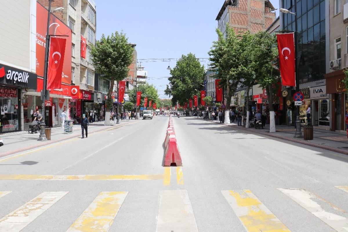 Korona vir&uuml;s esnafı mağdur etti