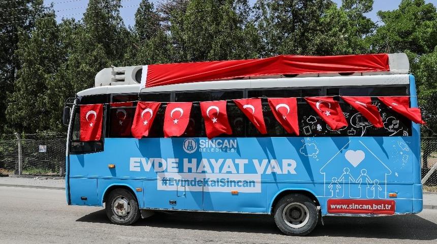 Sincan&rsquo;da 19 Mayıs balkonlarda kutlandı