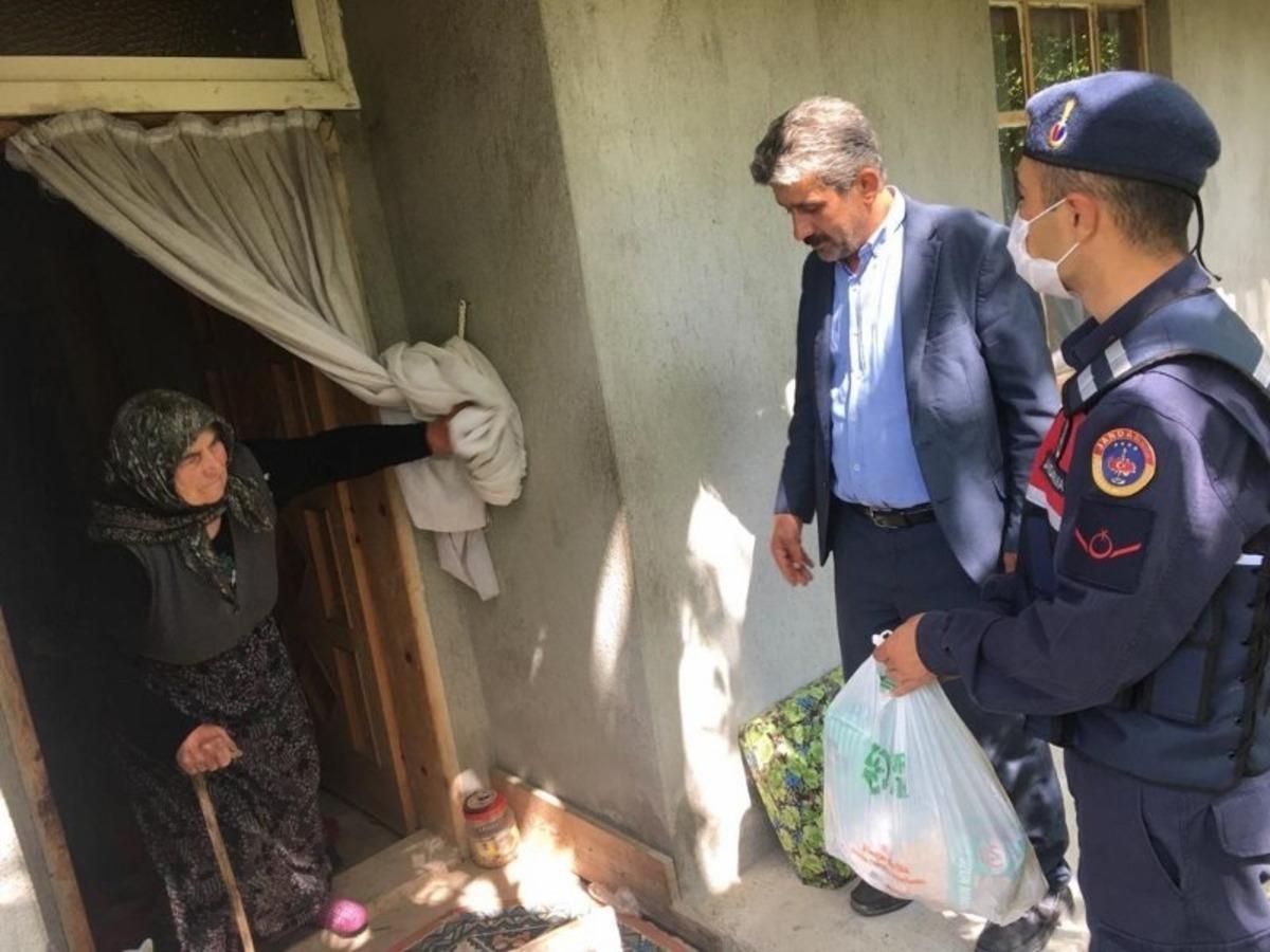 Osmancık&rsquo;ta bin aileye gıda yardımı