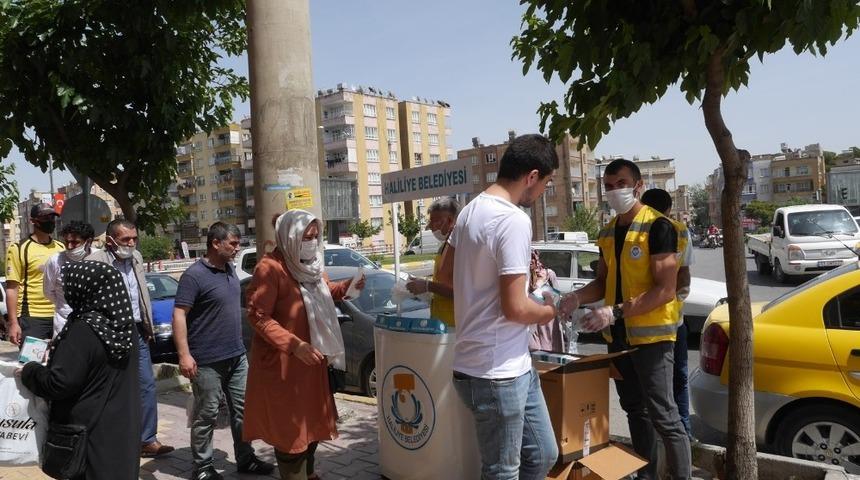 Haliliye’de vatandaşlara kandil simidi dağıtıldı