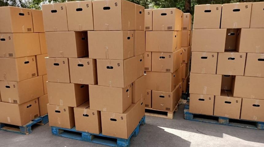 Kimse kimseyi g&ouml;rmeden, yardım kolileri sahiplerine ulaştırıldı