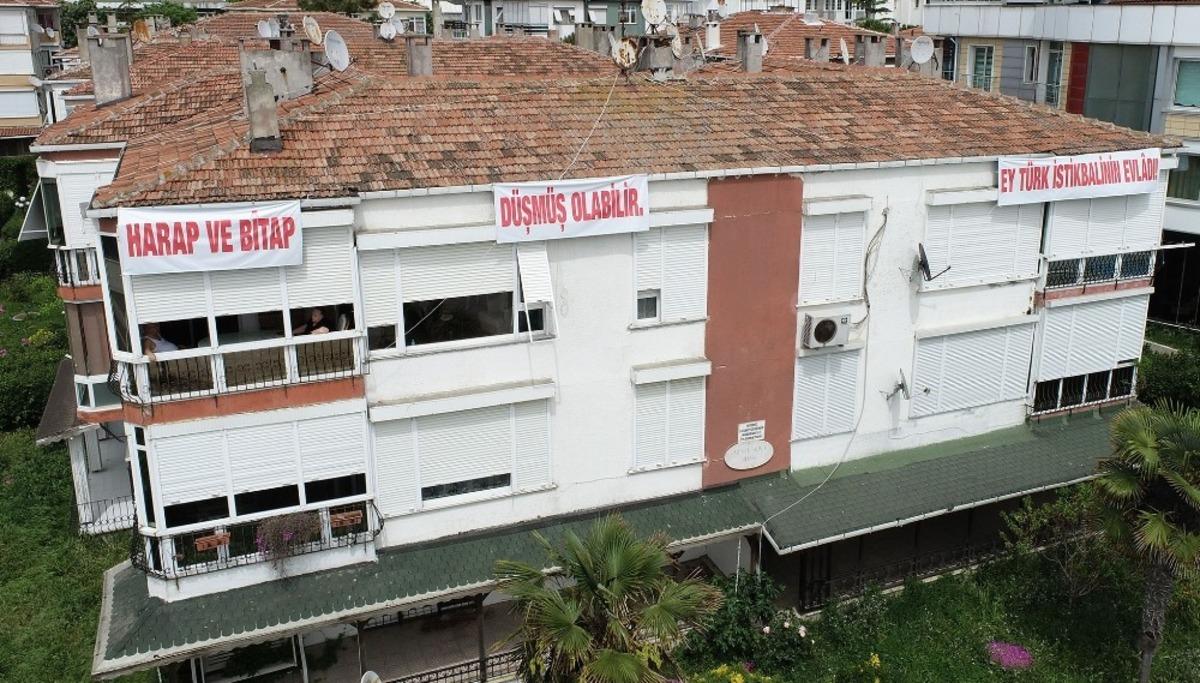 Atat&uuml;rk&rsquo;&uuml;n Gen&ccedil;liğe Hitabesi B&uuml;y&uuml;k&ccedil;ekmece&rsquo;de 50 binanın &uuml;st&uuml;ne yazıldı