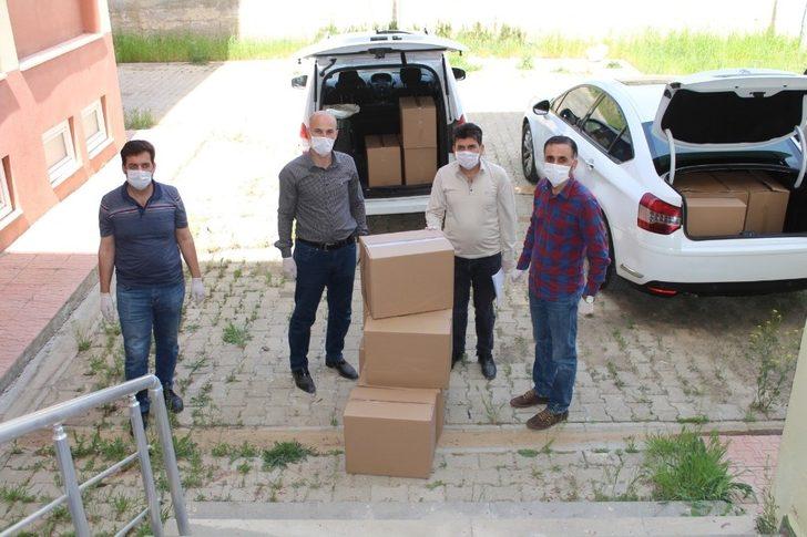 Öğretmenlerden ihtiyaç sahiplerine yardım G4