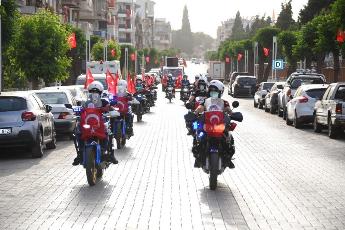 Salihli&rsquo;de konvoylu kutlama