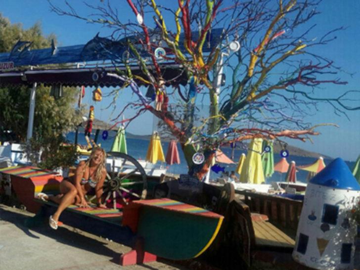 68 yaşındaki Füsun Önal'dan bikinili poz G4