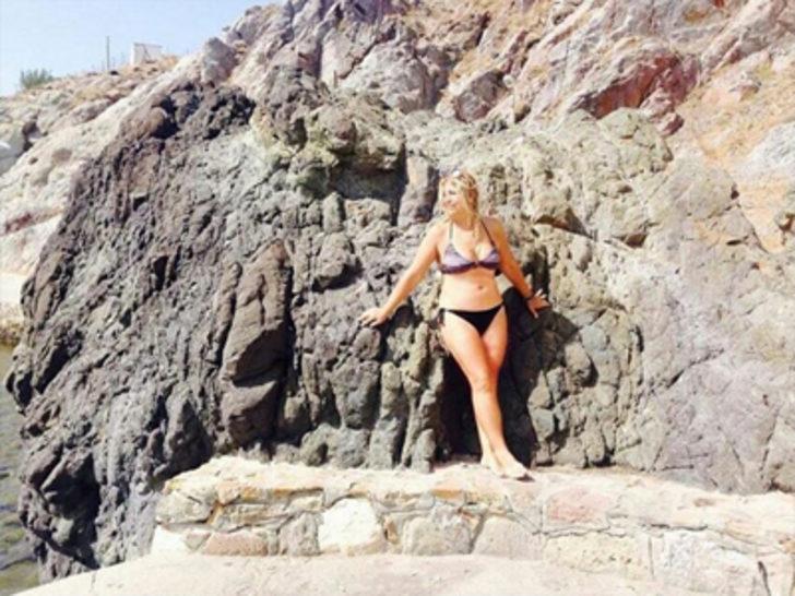 68 yaşındaki Füsun Önal'dan bikinili poz G5