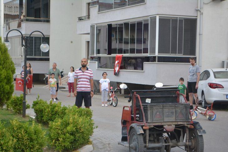 Ayvalık’ta 19 Mayıs coşkusu balkonlara taştı G2