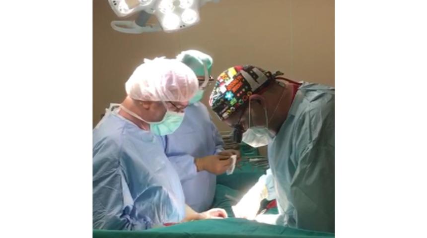 Okmeydanı'nda ameliyat sırasında İstiklal Marşı'nı okudular