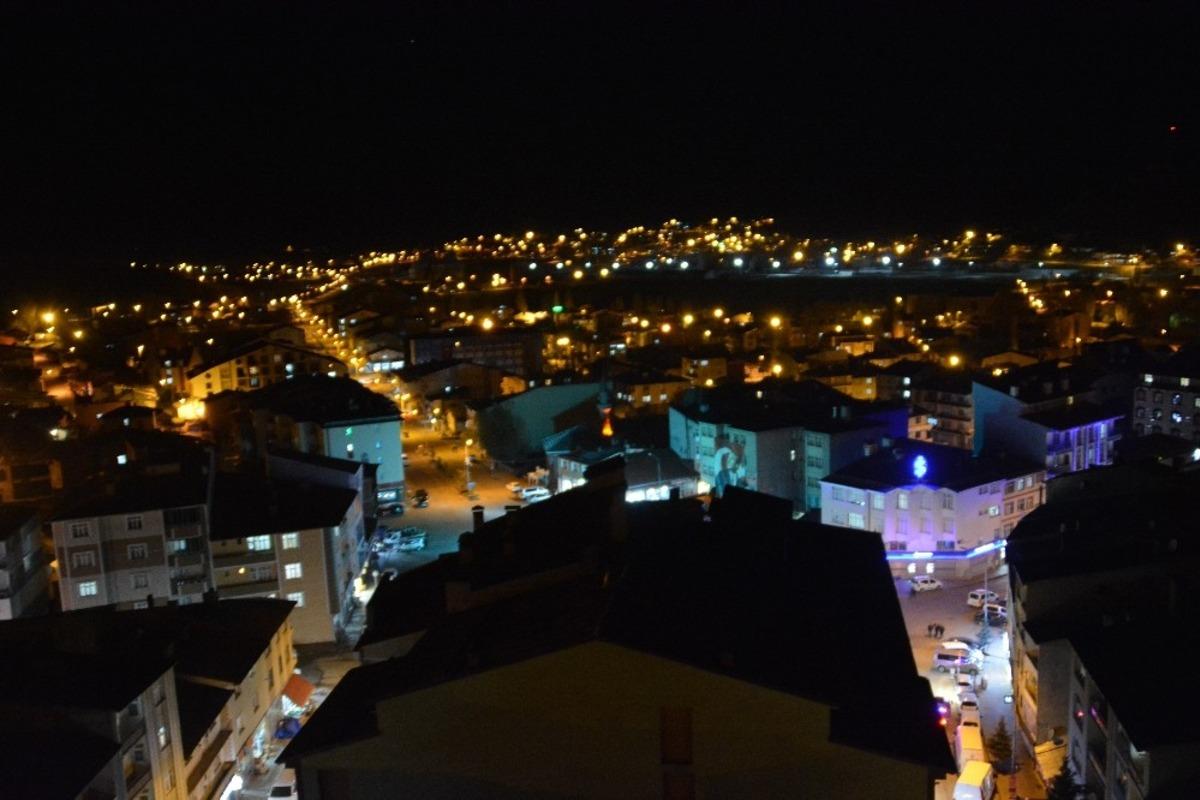 Sarıkamış semaları cami minarelerinden y&uuml;kselen duayla yankılandı