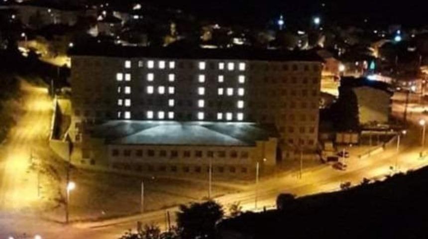 KYK binasına gece yazılan 1919 yazısı ilgi g&ouml;rd&uuml;