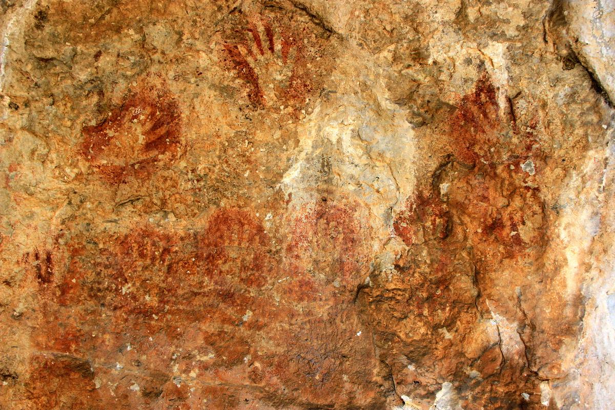 Toroslar'daki binlerce yıllık el baskılarının yer aldığı mağaralar, milli park olacak