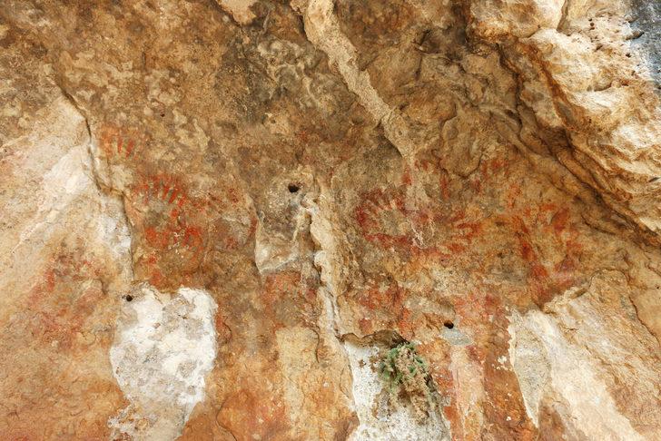 Toroslar'daki binlerce yıllık el baskılarının yer aldığı mağaralar, milli park olacak G3
