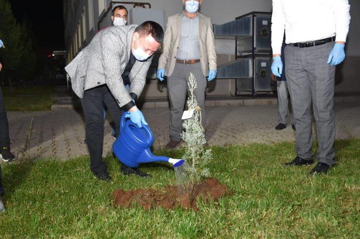 Karantinada kalan vatandaşlara Kadir Gecesinde tatlı ikramı G5