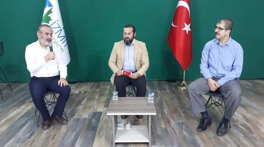 İzmit&rsquo;te Kadir Gecesi &ouml;zel programında dualar edildi