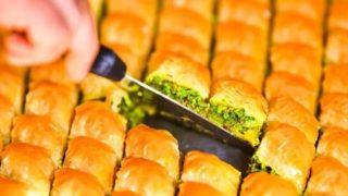 Ramazan Bayramı'nda hangi dükkanlar açık? Bakkal, market ve tatlıcılar hangi gün hangi saatlerde açık olacak?