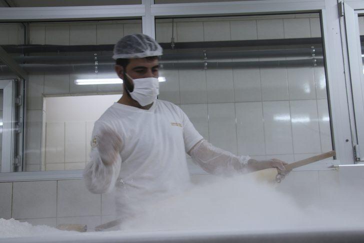 Güllaç ve sütlü Nuriye’den esinlendi soğuk baklava üretti! Siparişlere yetişemiyor G1