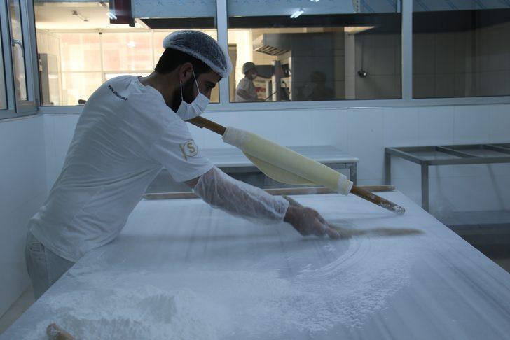 Güllaç ve sütlü Nuriye’den esinlendi soğuk baklava üretti! Siparişlere yetişemiyor G2