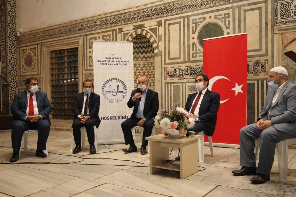 Gebze&rsquo;de Kadir Gecesi&rsquo;nde dualar edildi