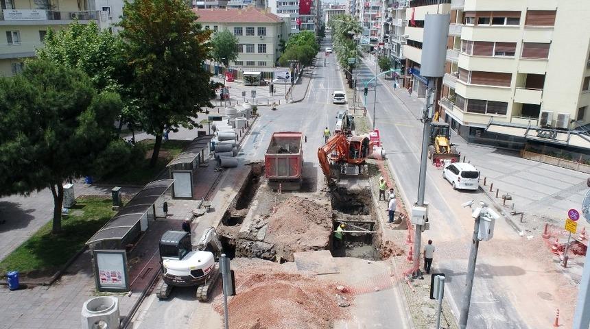 Talatpaşa Bulvarı’nda altyapı mesaisi