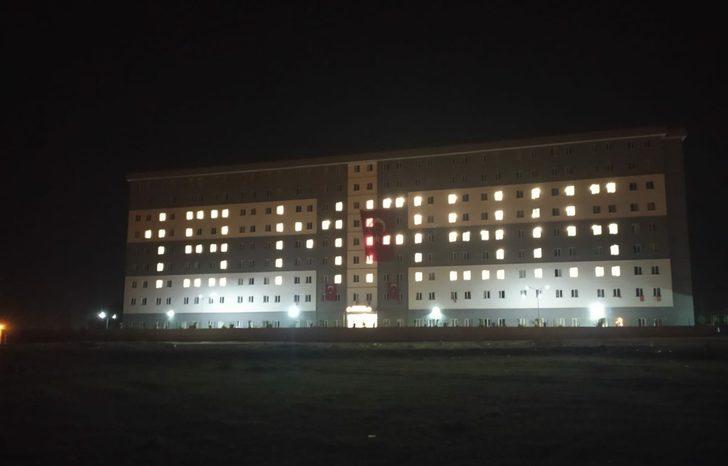 Van’daki KYK yurtlarında 19.19’da İstiklal Marşı okundu G1