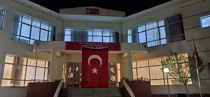 Van’daki KYK yurtlarında 19.19’da İstiklal Marşı okundu G4