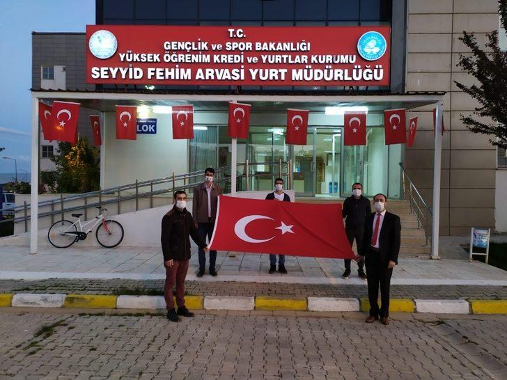 Van’daki KYK yurtlarında 19.19’da İstiklal Marşı okundu G5