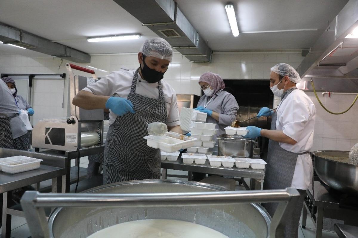 Sincan&rsquo;da kısıtlama g&uuml;nlerinde ekipler &ccedil;alışmalarına tam gaz devam ediyor