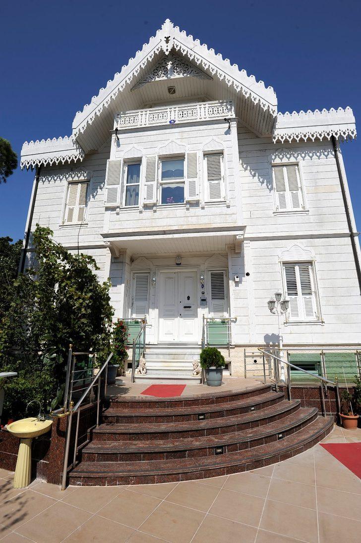 Tarihi köşk 100 milyon liraya satışa çıkarıldı G2