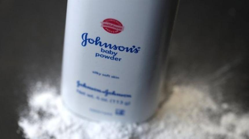 Johnson and Johnson ABD'de bebek pudrası satışını durduruyor