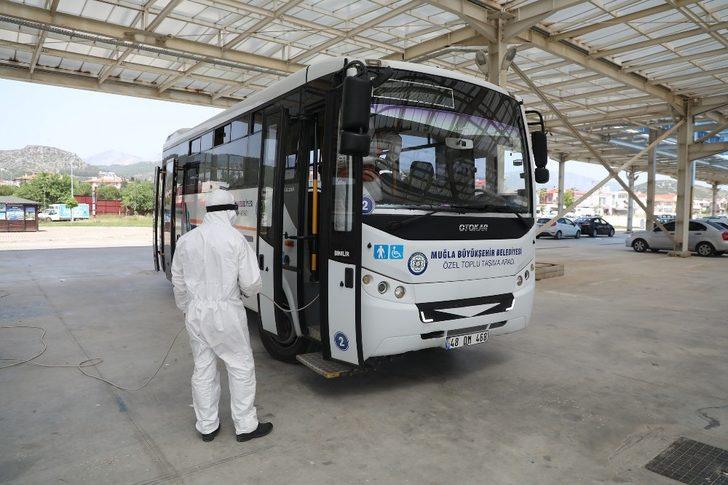 Toplu taşıma araçları sürekli dezenfekte ediliyor G2