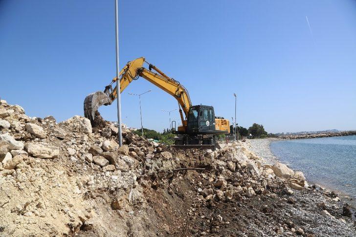 Erdemli sahilleri halkın kullanımına hazırlanıyor G3