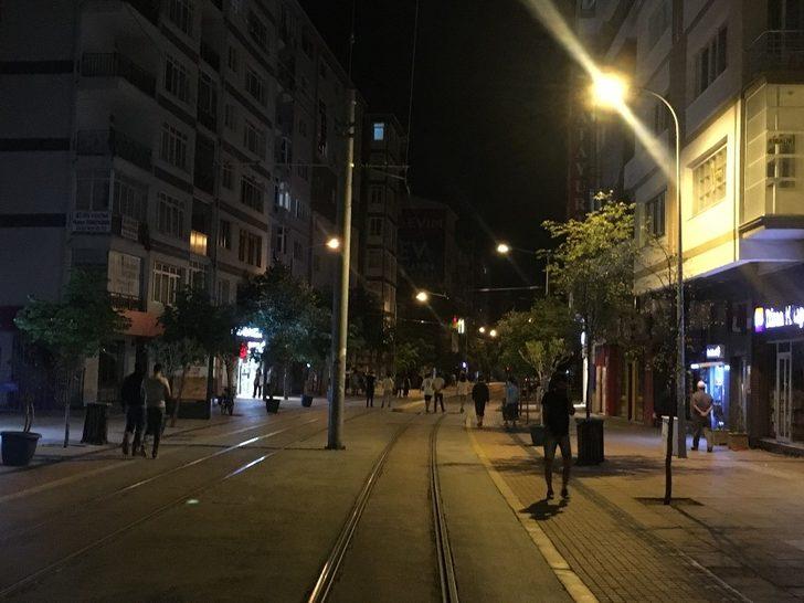 Kısıtlama kalkar kalkmaz sokaklarda haraketlilik başladı G2