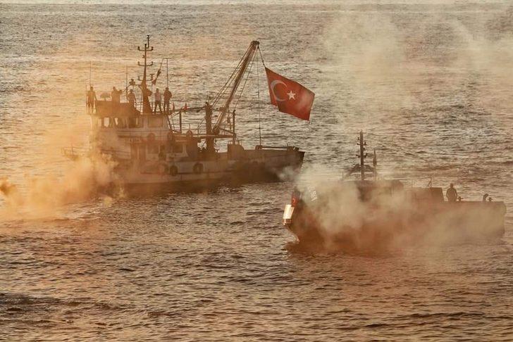 Balıkçılar ve dalgıçlar kutlamalara renk kattı G1