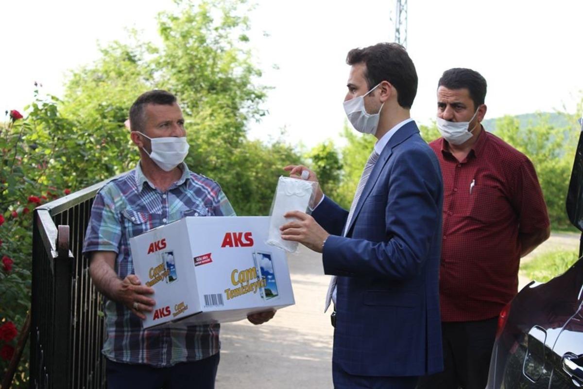 Cide Kaymakamlığı, 40 k&ouml;ye maske ve dezenfekten dağıtımını tamamladı