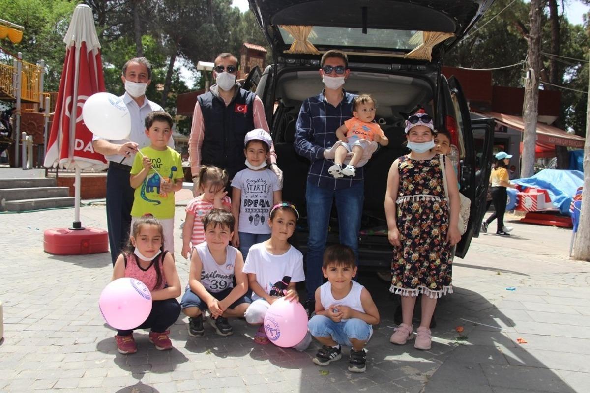 Kula M&uuml;ft&uuml;l&uuml;ğ&uuml;nden &ccedil;ocuklara s&uuml;rpriz