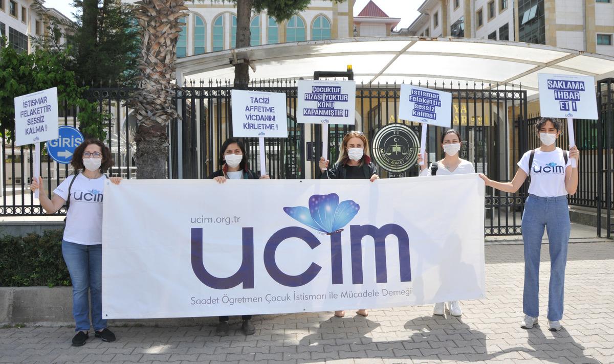 25 &ccedil;ocuğun istismar davasında annelerin feryadı y&uuml;rek dağladı