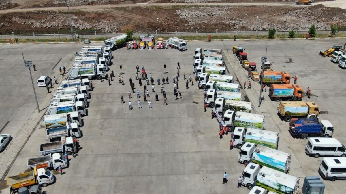 Diyarbakır B&uuml;y&uuml;kşehir Belediyesi temizlik ara&ccedil; filosunu genişletti