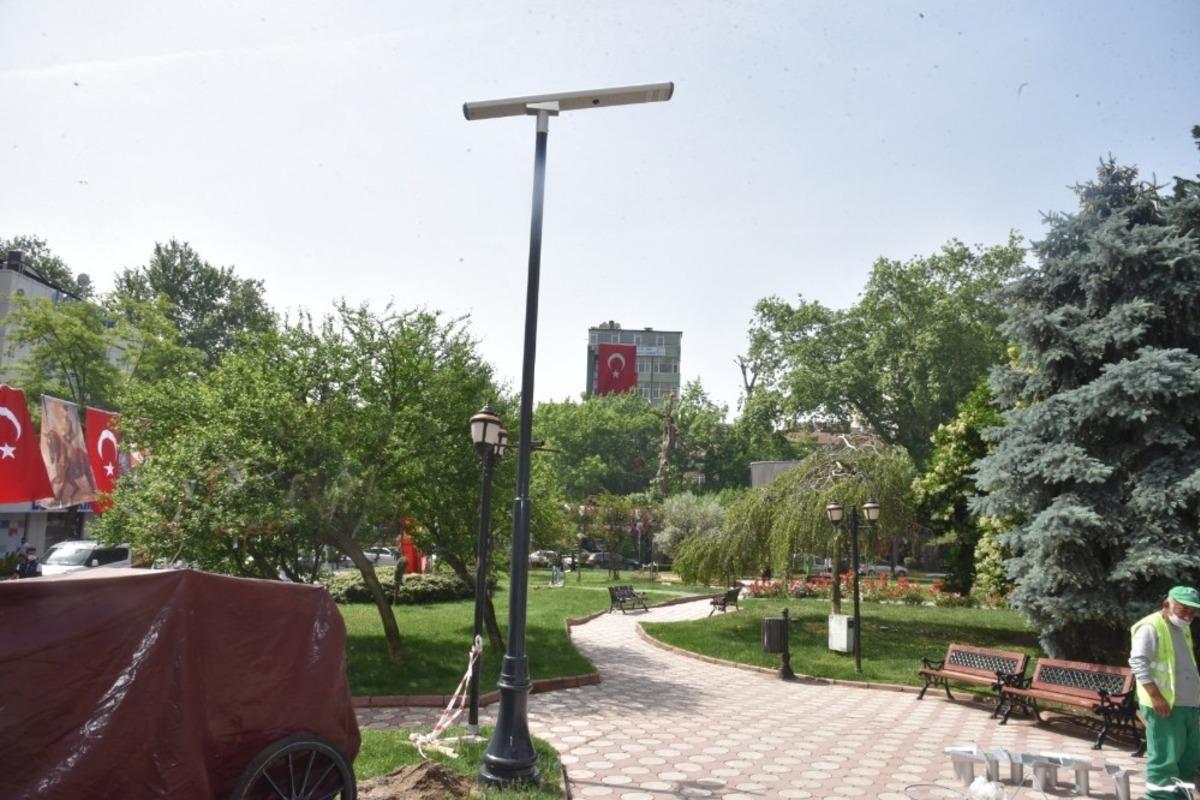 İzmit g&uuml;neş enerjisi ile aydınlatılacak