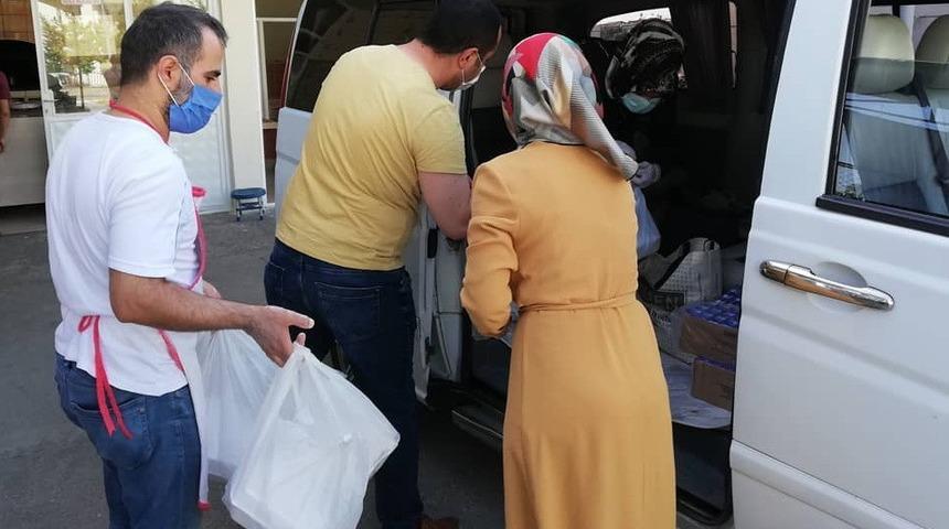 Kur&rsquo;an Kursu hocasından &lsquo;Bir İftarda Benden Olsun&rsquo; projesi