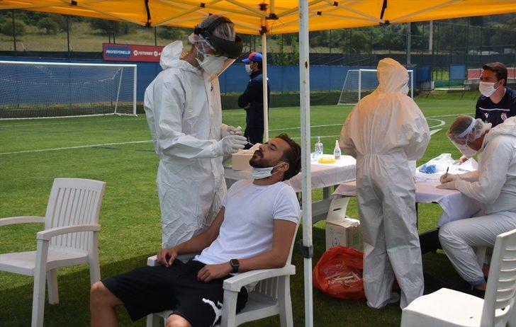 Altınordu'da futbolculara ve teknik heyete ikinci kez Kovid-19 testi yapıldı G3