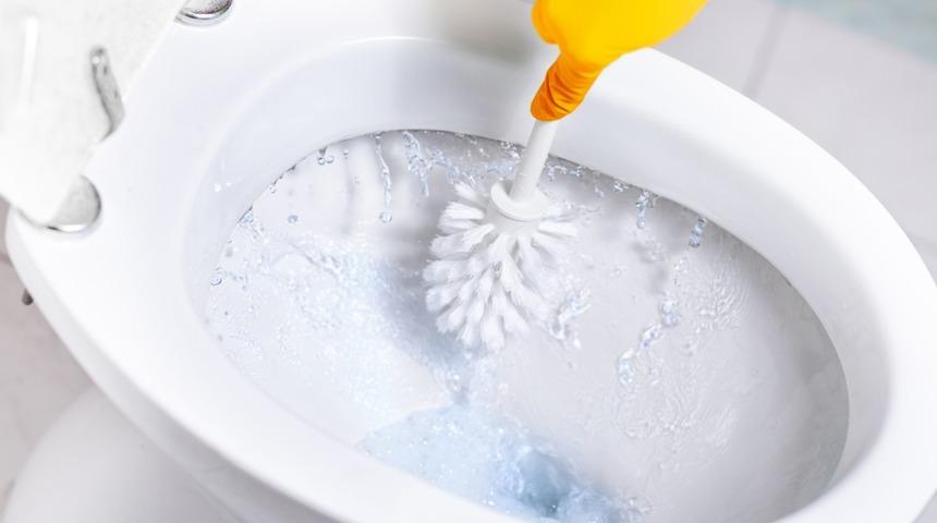 Uzmanlar uyardı! Klozet temizliği i&ccedil;in bu y&ouml;ntemleri uygulamanız gerekiyor...