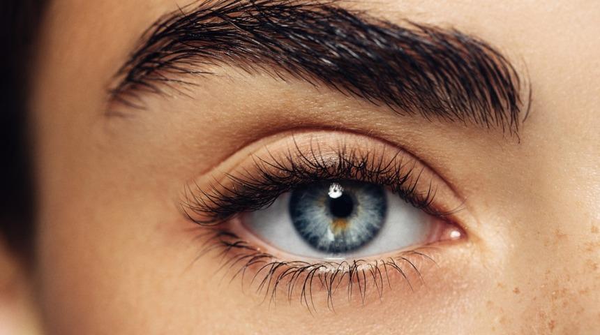 G&uuml;r kaşlara sahip olmak bu kadar kolay! Aloe vera, kaş fır&ccedil;ası...