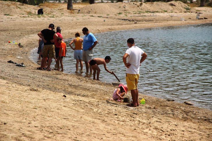 Çocukların ilk işi denize girmek oldu G5