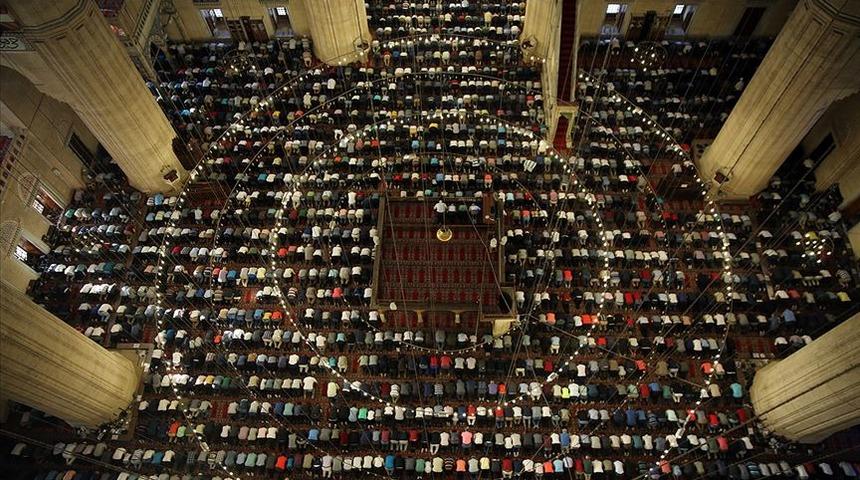 Bayram namazı evde kılınır mı? 2020 Ramazan Bayramı namazı kılınabilecek mi? 