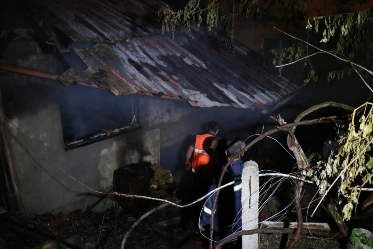 Alev topuna d&ouml;nen ev kullanılamaz hale geldi