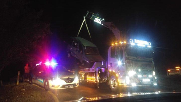 Otomobil ile kamyonet çarpıştı 1 yaralı G3